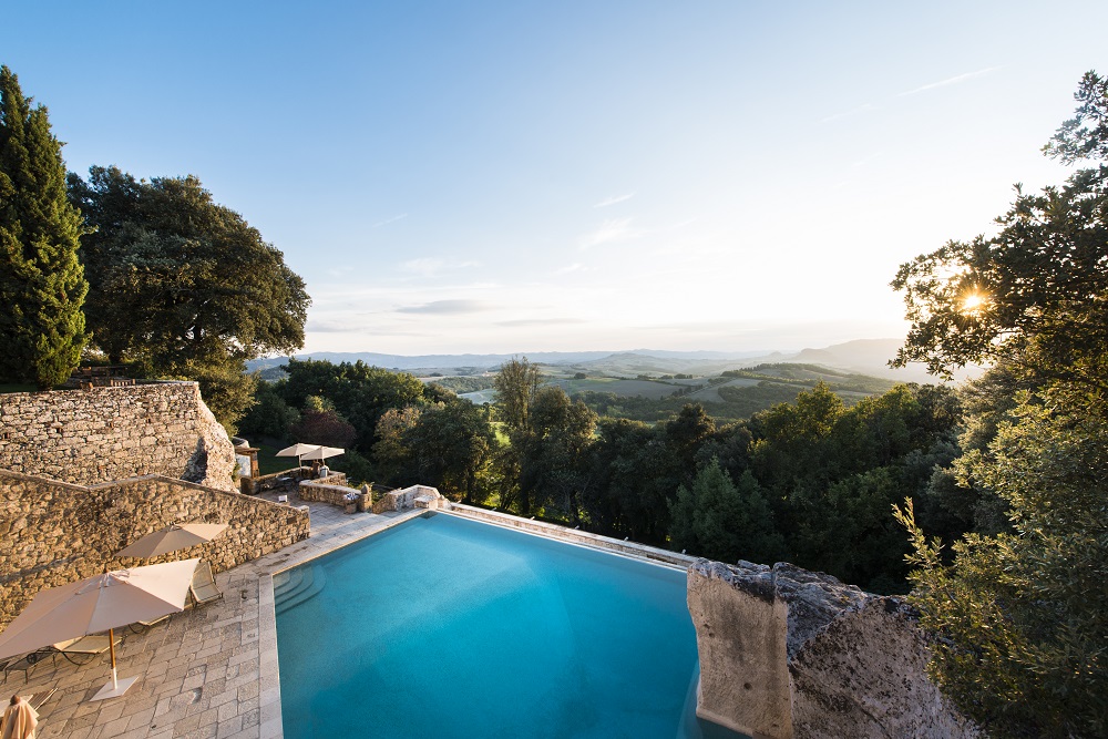 Borgo Pignano Infinity Pool.jpg